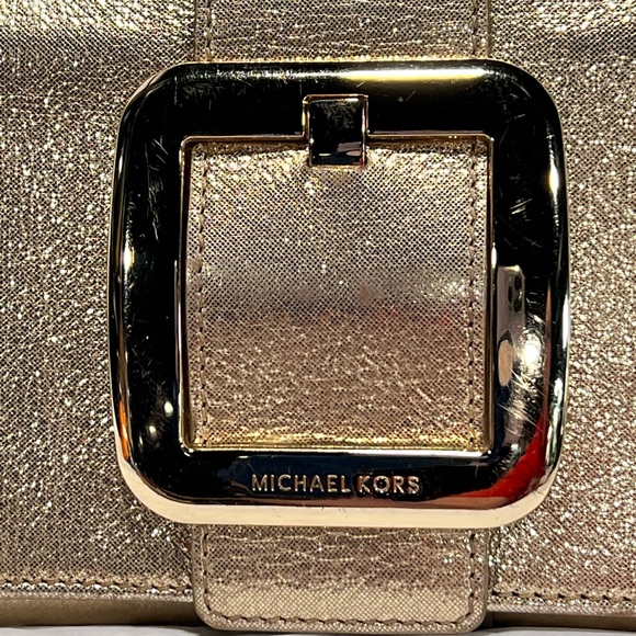 MICHAEL Michael Kors - Sutton Buckle Clutch in Metallic Gold Leather - Picture 2 of 13